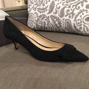 New Ann Taylor Reese bow pumps, excellent condition.